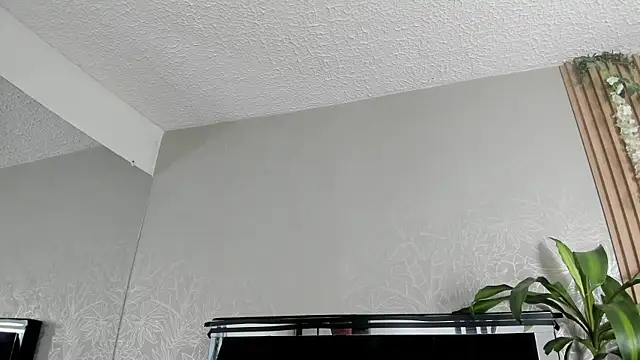 LesliePetit Chat XXX in diretta