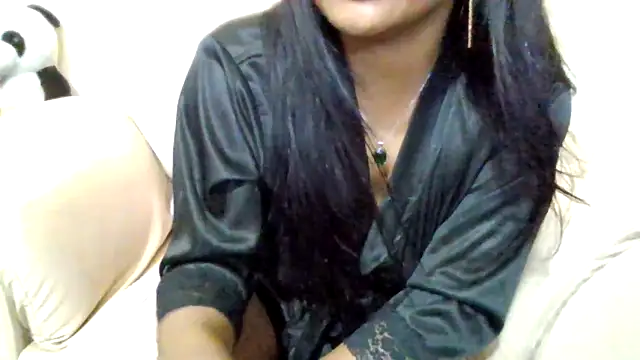 Chat +18 de Queenhimanshi ao vivo