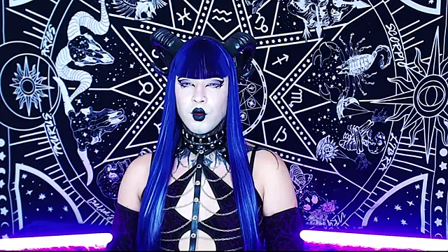 naomi_satann Webbikameraesitys