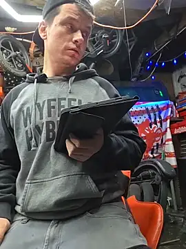 Chat +18 de twistafatpipe ao vivo