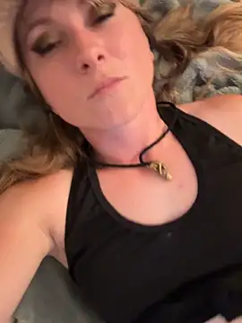 Chat +18 de alluringpixie ao vivo