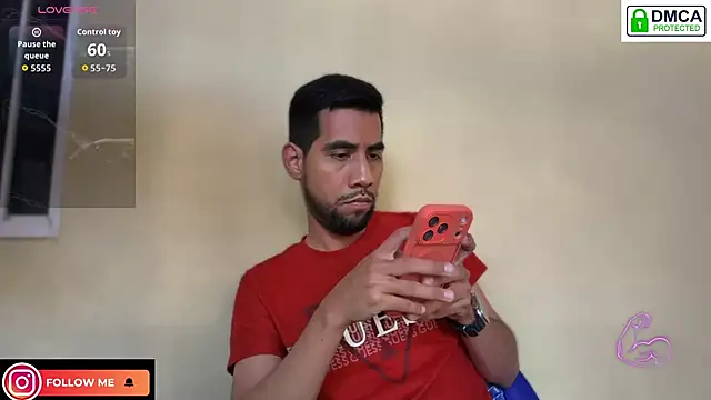 EnriquePersian197: онлайн-секс-чат