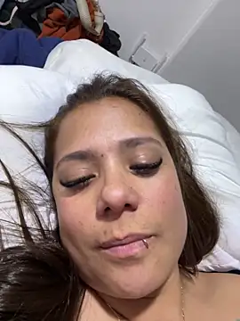 Pretty__Milf élő XXX-chatje