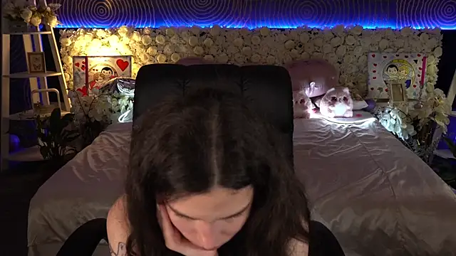 Živý XXX chat BabyFlowerr