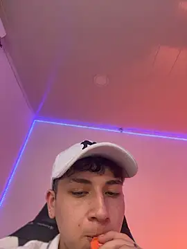 oliver_kyy webkamerás műsora