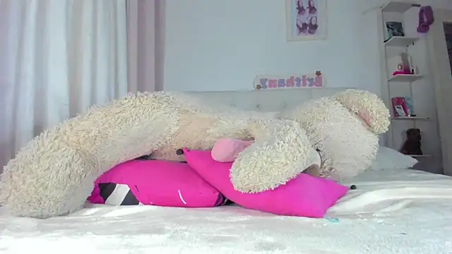 Pokazy przed kamerką – briitany_hot