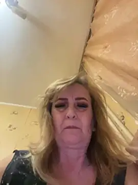 Irina2909@xh 即時 XXX 聊天