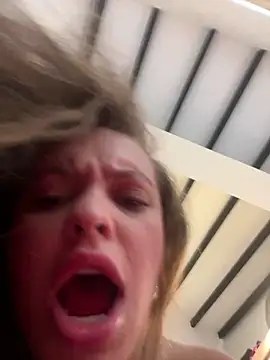 MARiana2619 Show in webcam