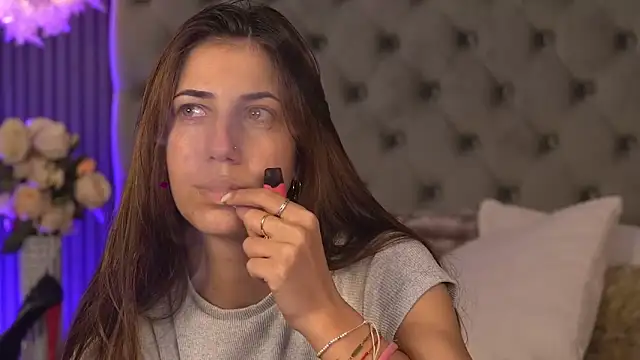 KeylaBlair Adlı Modelin Canlı XXX Sohbeti