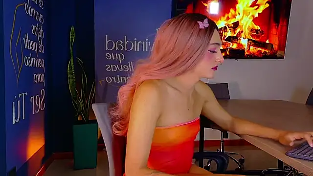 Mikavelvet08 Webcamshow