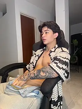 ajordanR Show in webcam