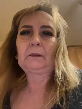 Irina2909@xh élő XXX-chatje