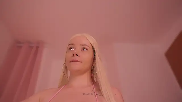 Czat XXX na żywo – bella_adams_