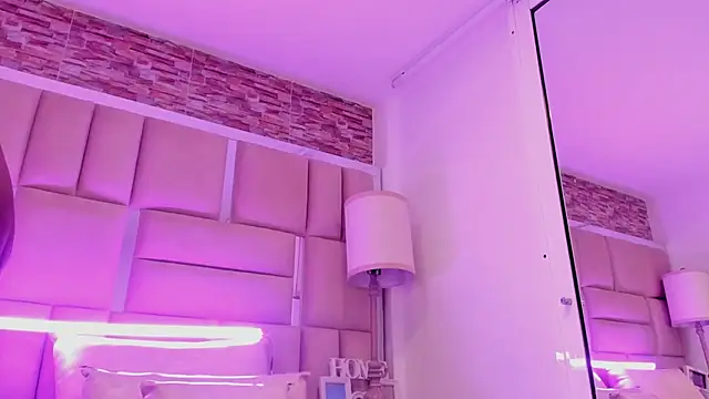 ShaniaBrownn's Live XXX Chat