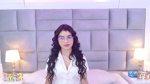 แชท XXX สดของ OliviaDiaz