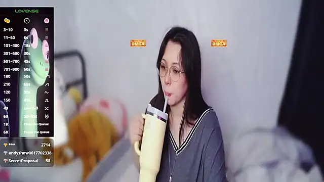 Chat +18 de Xiao_Yi_0814 ao vivo