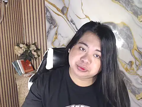 Im_ur_mother Show in webcam