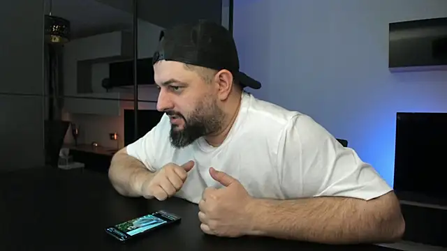 Chat XXX en directo de DravenPeak