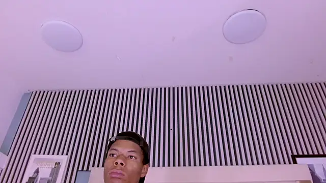 Czat XXX na żywo – Santiago_Ortiz_