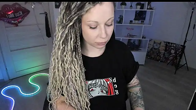 HoneySallyMoore's Live XXX Chat