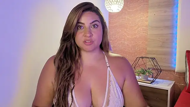 AgnesIvanova Chat XXX in diretta