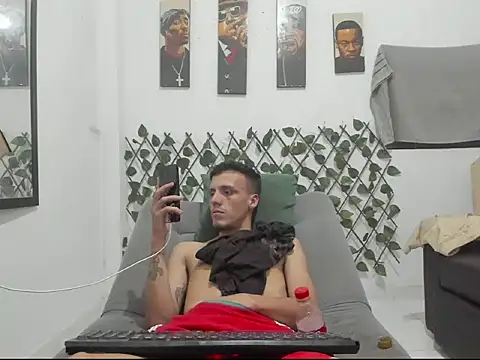 Latins_Boss Show Webcam