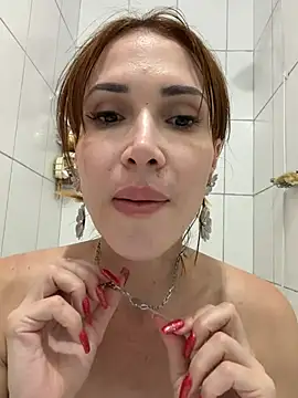 Irresistible24's Live XXX Chat