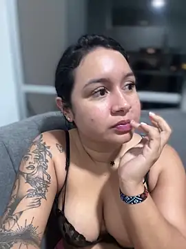 Pretty_Isadora Live XXX Chat