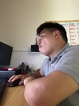 Pokazy przed kamerką – ahntony__69