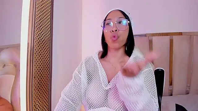 KarlieMoore live XXX chat