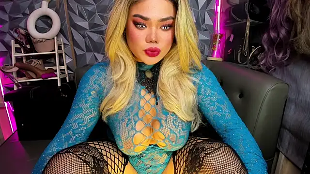 AlwaysHornyMia: вебкам-шоу