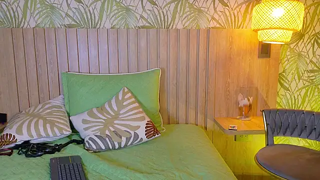 Czat XXX na żywo – EmmaCollins01