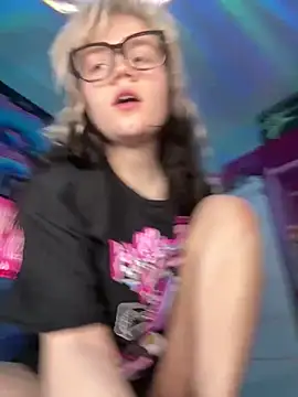 Cutiepiespanks 网络视讯表演