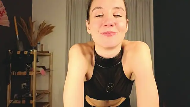 laracroftmansion 现场XXX聊天