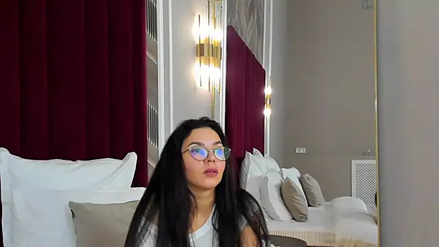 MonicaRamoss live XXX chat