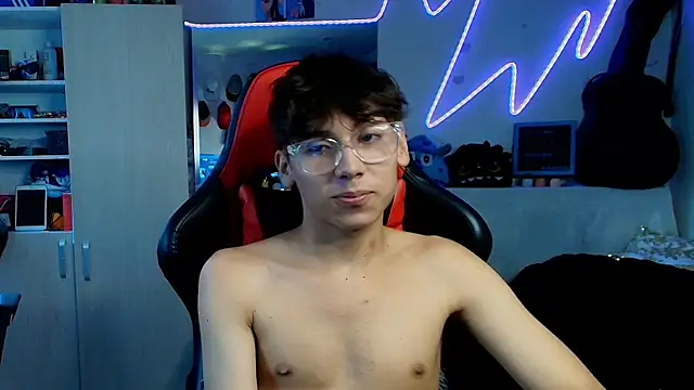 Вебкам-шоу young_liam