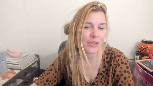 Chatroom XXX en direct de new_but_cute