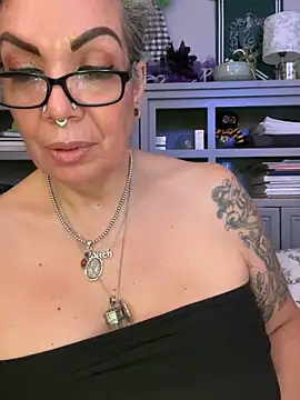 dieseldame1313's Webcam Show