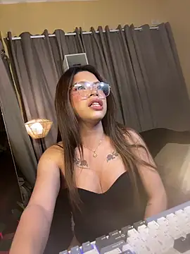 Nyxie_luxx 网络视讯表演