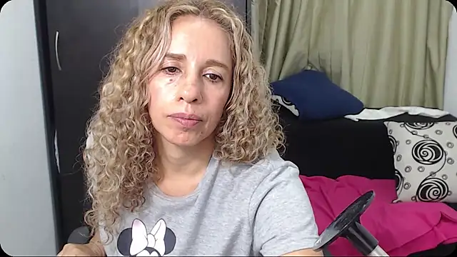 perlahotboobs Chat XXX in diretta