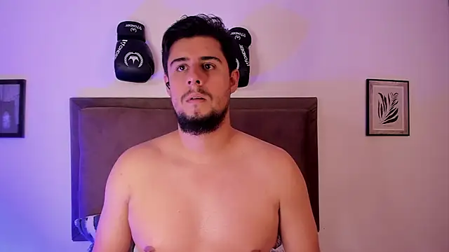 ryan_evannss Show in webcam