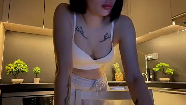 Lada_Dark's Live XXX Chat