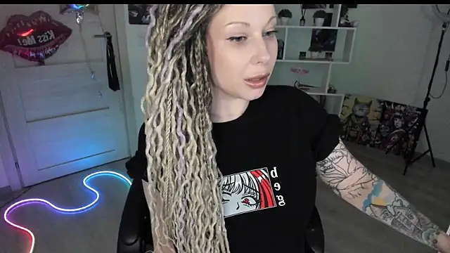 HoneySallyMoore Adlı Modelin Canlı XXX Sohbeti