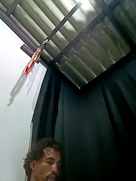 soyxx18 Adlı Modelin Canlı XXX Sohbeti