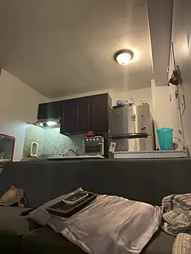 littyleesh1 Adlı Modelin Canlı XXX Sohbeti