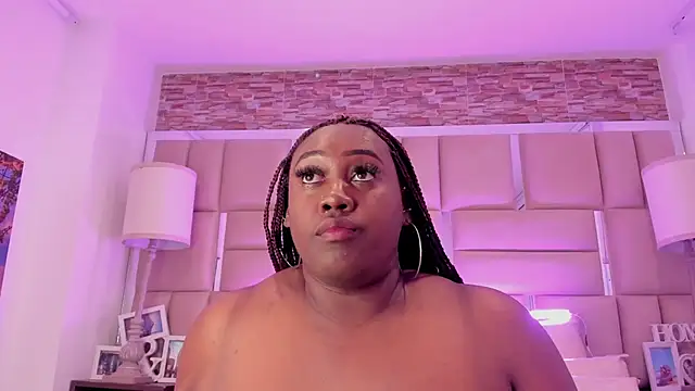 Chat XXX en directo de ShaniaBrownn