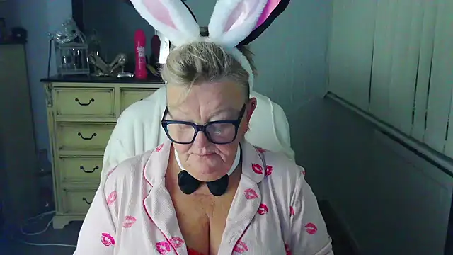 BridgetBlueEyes live XXX chat