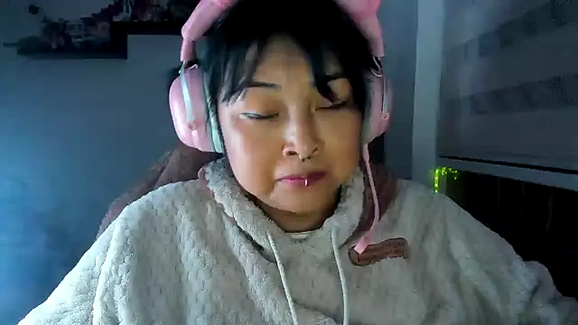 Chat XXX en directo de Shaddycute_