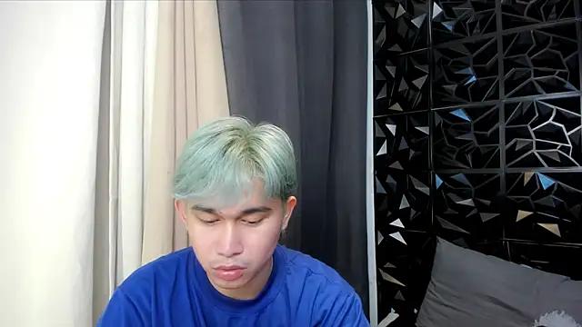 Webkamerová show davincihugecock