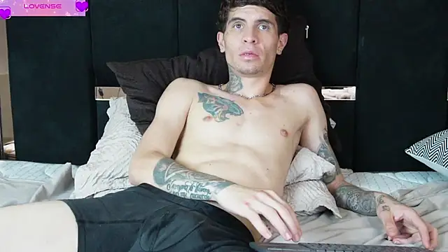 Brad_Scot_Patrick's Live XXX Chat